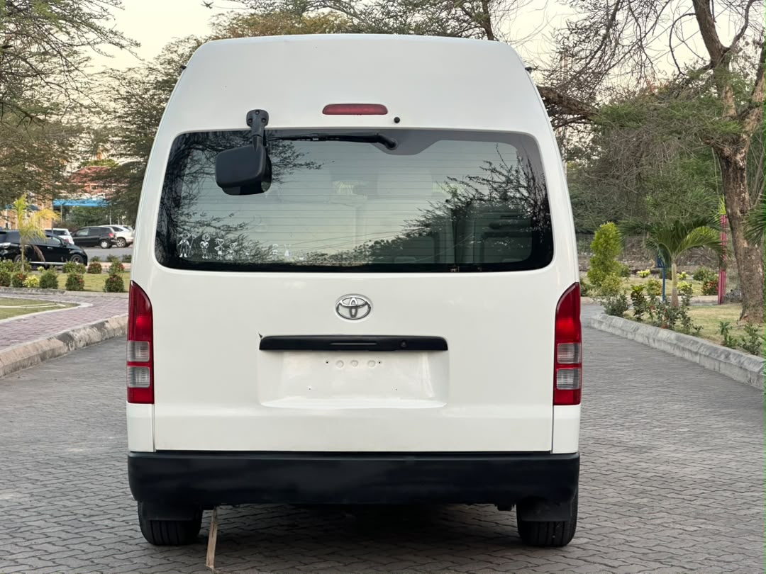 TOYOTA HIACE QUANTUM thumbnail 9